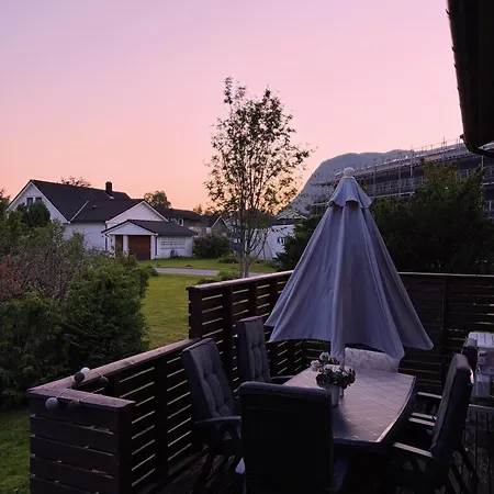 Σπίτι διακοπών House In Nordfjord, With 4 Bedrooms Nordfjordeid