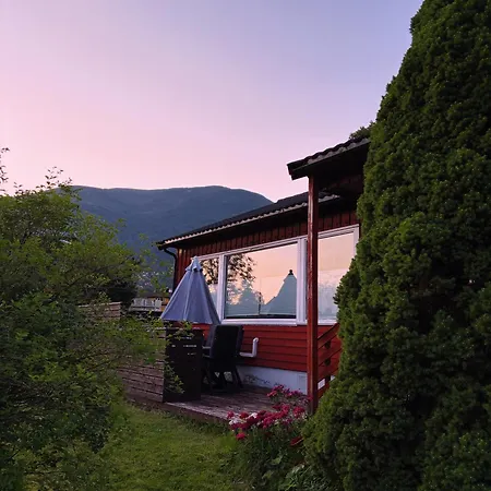 House In Nordfjord, With 4 Bedrooms * Nordfjordeid